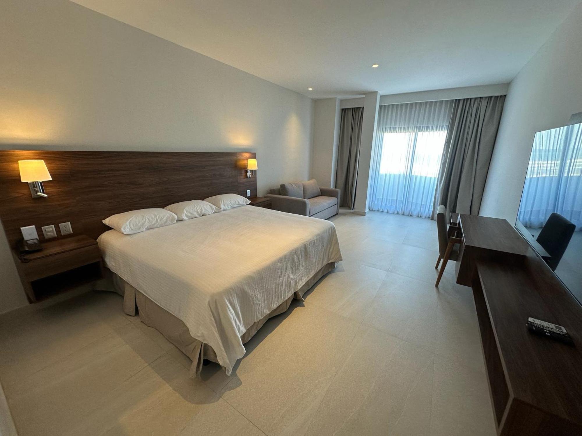 Hotel Arenas Del Mar